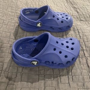 Toddler blue crocs size 8/9